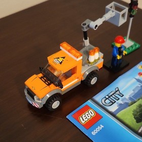 LEGO City Light Repair Truck 60054 Complete Set Vehicle Minifigure w/ manual
