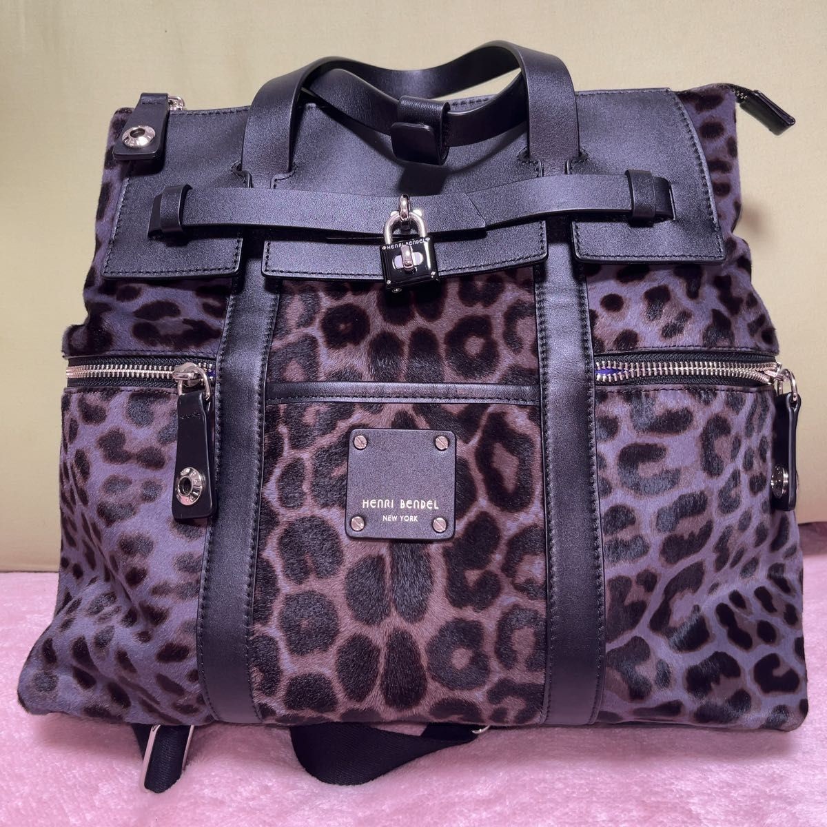 Rare Henri Bendel Jetsetter Gray - Leopard Haircarf Convertible