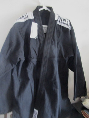 NWT Everlast Martial Arts Gi Kimono  Light Sz: A3 Black Model: 4800301