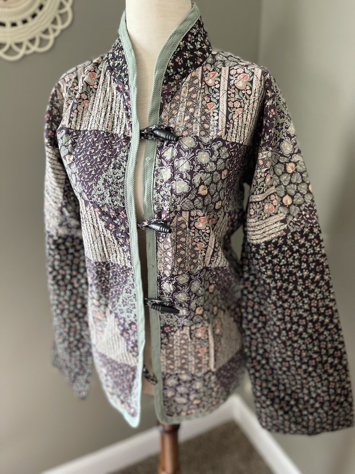 Vintage Handmade Patchwork Quilt Toggle Button Up… - image 2