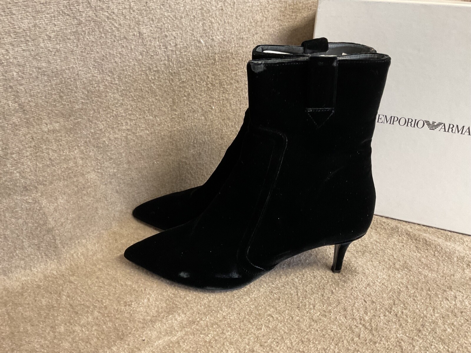 EMPORIO ARMANI VELVET SHORT HEELED BOOTS BLACK UK  7 RRP £450 XD64 image 3