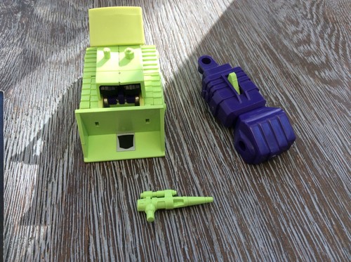 Transformers 1980s #1 Bone Crusher genuine purchased in Hong Kong collectible - Picture 3 of 4