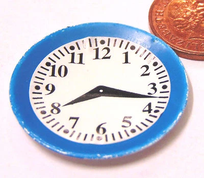 Dollhouse Blau Uhr Nicht Funktionierend 1:12 Maßstab Metall 3cm - Bild 1 von 4