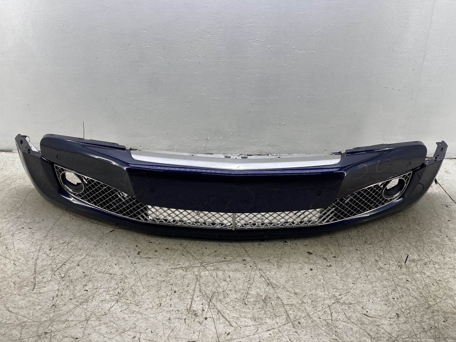 2010-2016 BENTLEY MULSANNE FRONT BUMPER COVER FOG LIGHT W/O RADAR SENSORS