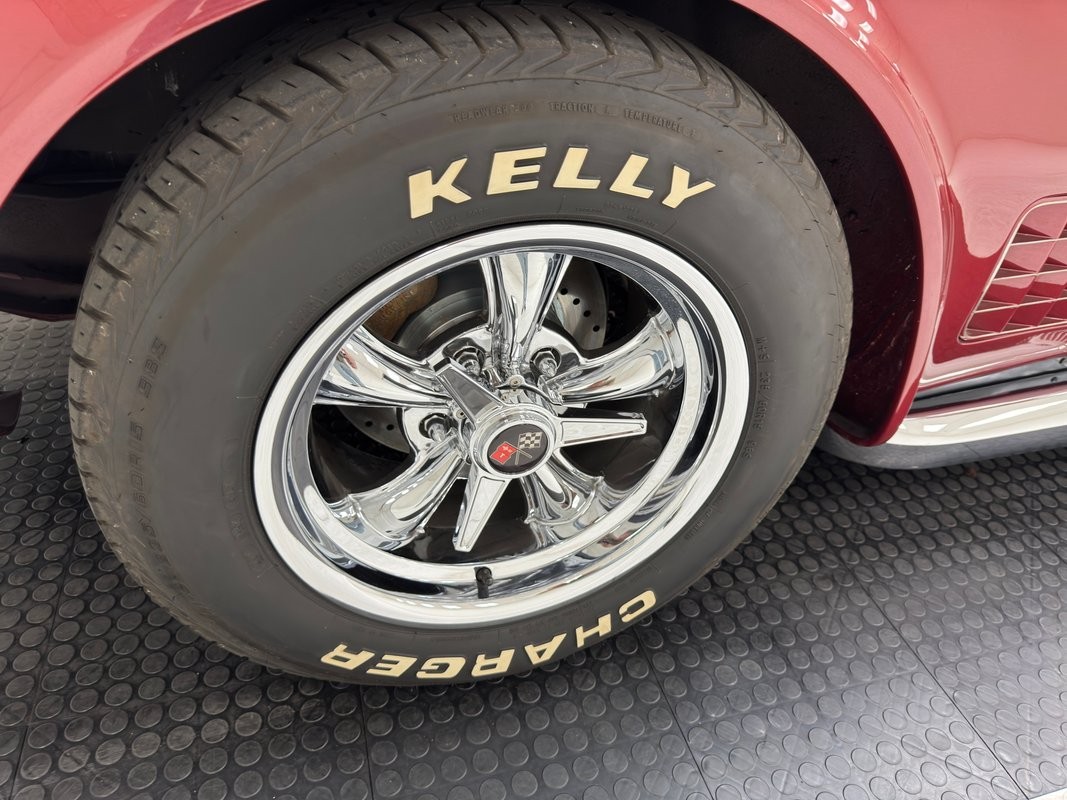 1970 Marlboro Maroon Metallic Chevrolet Corvette   | C3 Corvette Photo 2