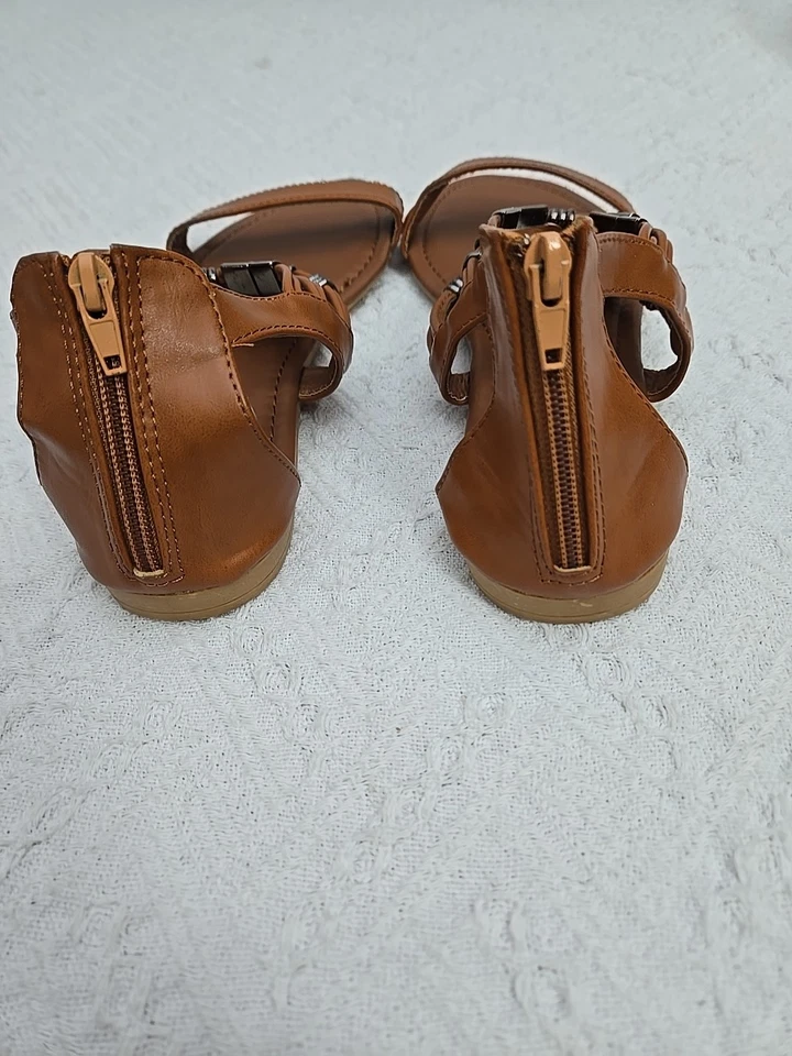 TOP MODA FLATS Silver Metal Decor Ankle Strap Back Zip Size 8.5 Boho Fairycore - Image 4 of 4