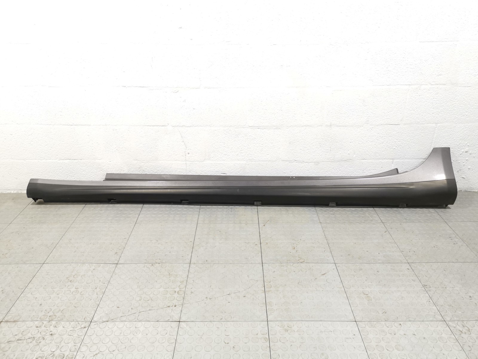 Maserati Ghibli 2019 M156E RWD 3.0 L Left Driver Side Rocker Panel Skirt OEM