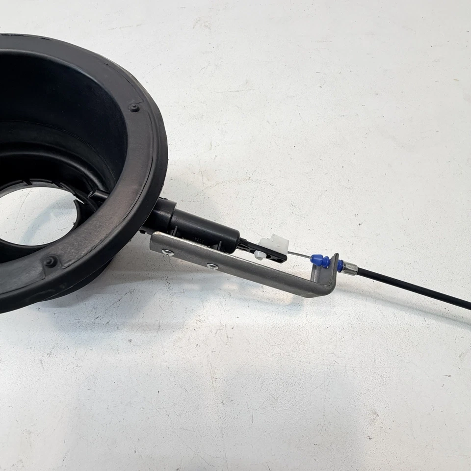 OEM 2016-2022 HONDA PILOTO TANQUE DE COMBUSTIBLE LLENADO BOLSILLO CARCASA ADAPTADOR SELLO Foto 4 de 4