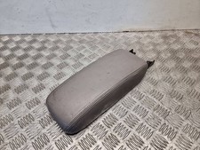 Toyota Avensis T250 2005 Armlehne TRA85125
