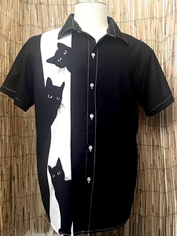 Mens SS Button Up Cat Trio Shirt-Size Medium-100% Polyester