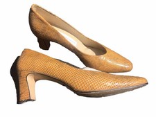 Vintage Etienne Aigner Gold Snake Skin Reptile Embossed Leather Pumps Size 8.5