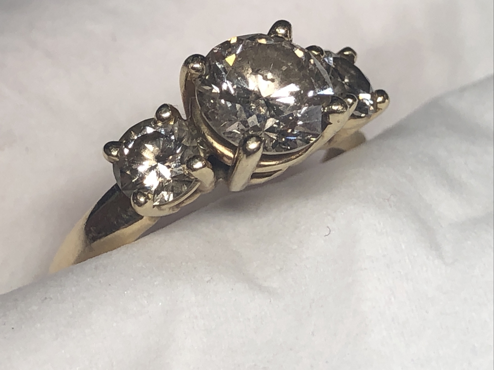 14 k solid Yellow gold 2ctw diamond ring preowned - image 7