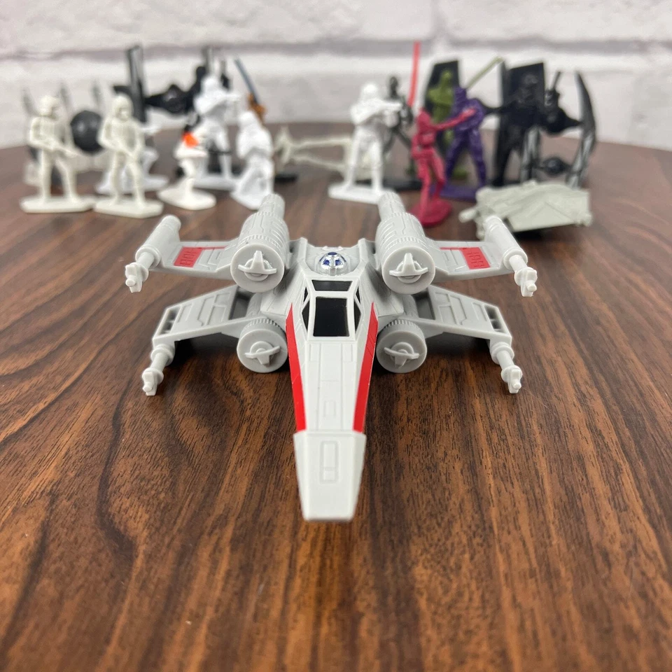 Lote (25) Mini Figuras Star Wars Squinkies Micro Force Naves X Wing CP30 R2D2 Foto 3 de 4