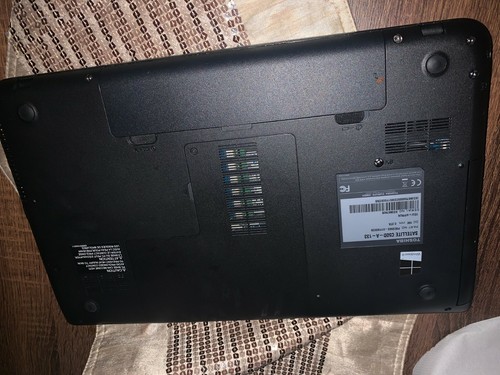 Toshiba Satellite C50D-A-133 15.6-inch Laptop (AMD E1-2100 1.0 GHz, 4 GB RAM, 50 - Picture 8 of 8