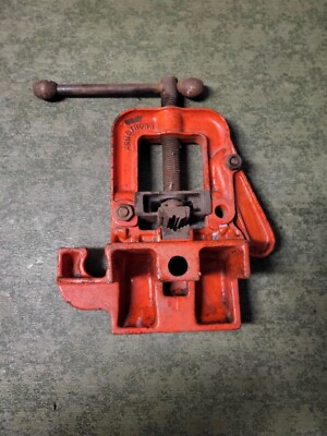 Armstrong Bench Pipe Vise 1/8''-2 1/2'' Made in USA