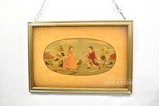 Quadro In Legno Chiaro Scena Ovale Dama Cavaliere Corteggiamento 85x58cm