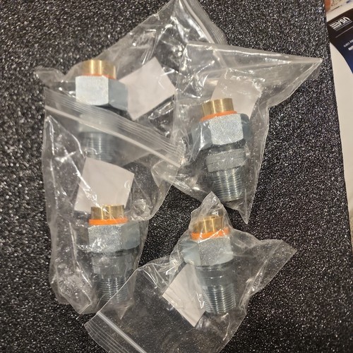 Lot of 4 EVERBILT 3/4in MIP x 3/4in SWEAT Dielectric Union