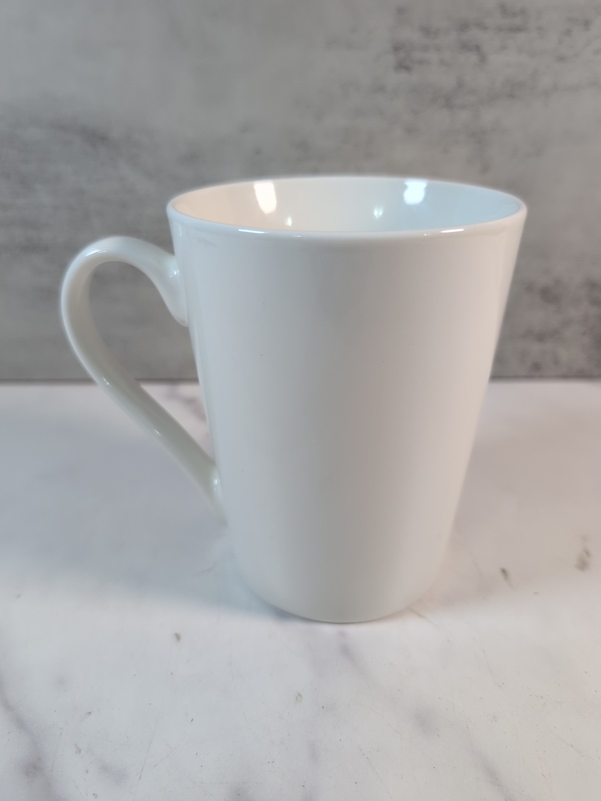 Disney Cinderella's Castle "A Dream is a Wish Your Heart Makes" 16.4 oz Mug Cup