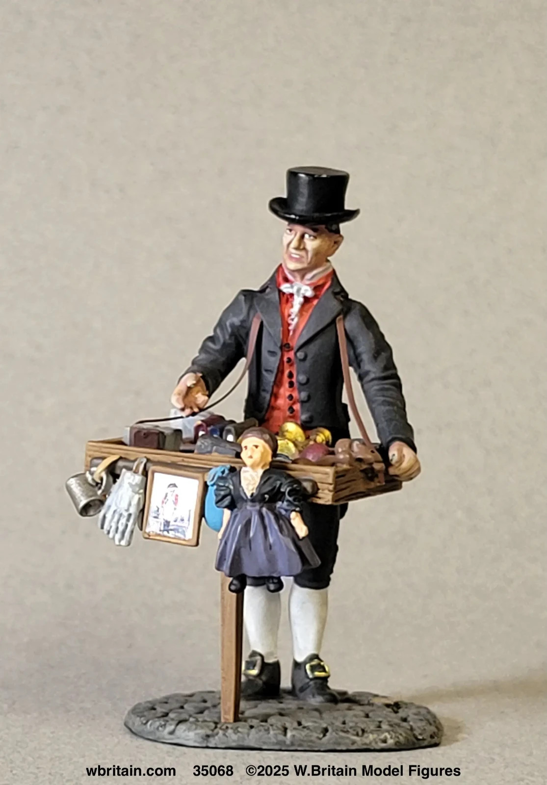 BRITAINS SOLDIERS 35058 - The Village Peddler, 1790-1820 Diecast Metal Figure