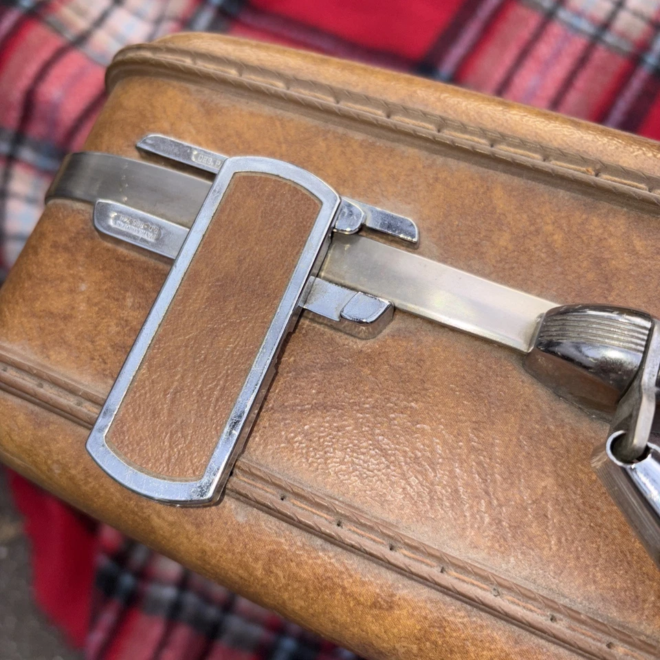 Vintage American Tourister Combo Lock Briefcase Hardshell Brown Leather - Image 4 of 4