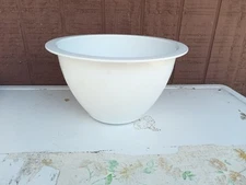 Pampered Chef Plastic Bowl Tile Pattern