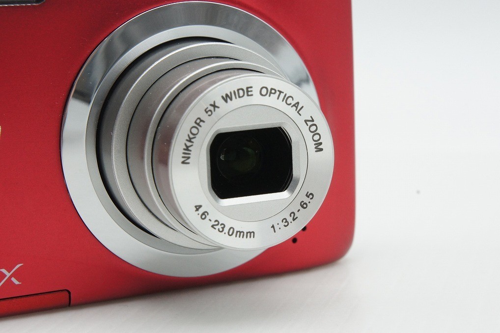 Mint] Nikon COOLPIX A100 20.1MP Compact Digital Camera Red