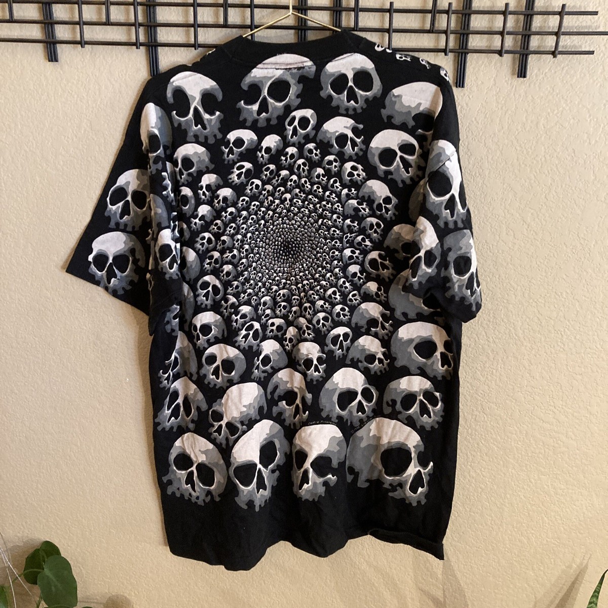 Vintage 1992 Liquid Blue Chris Pinkerton All Over Print Skull XL