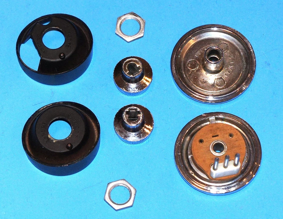 Oldsmobile Toronado 1966 1967 OEM perillas y biseles de radio - juego Foto 2 de 3