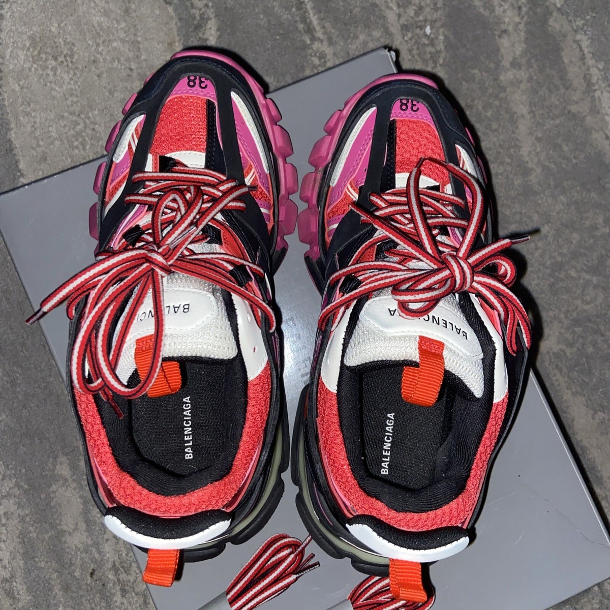 Balenciaga Grijs - Schoenen Sneakers Dames € 793,00