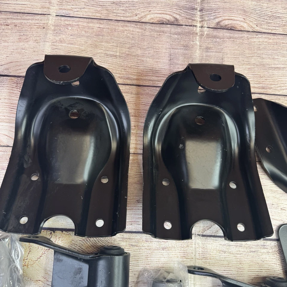 Kit de reparación de soporte de suspensión de grillete de resorte de hoja trasera para Chevy GMC C1500 C2500 Foto 2 de 4