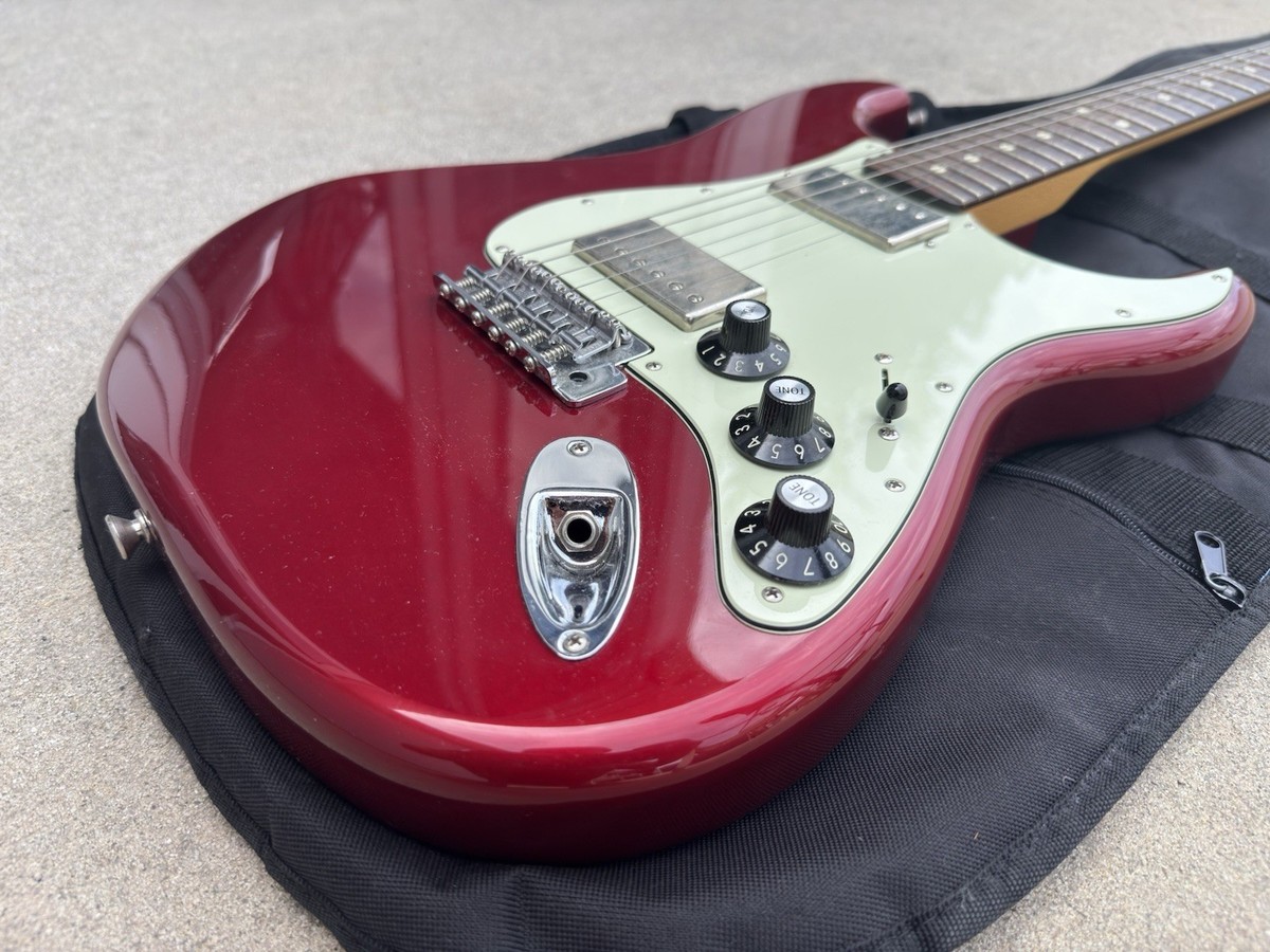 Fender Mexico Blacktop Stratocaster HH - Candy Apple Red With Bag