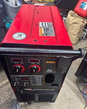 LINCOLN POWERMIG 300 WELDER (FREE SHIPPING for BUSSINESSES)