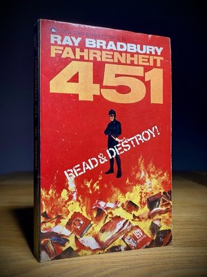 Fahrenheit 451   Ray Bradbury   1967 Corgi Reprint GS7654   Vintage Paperback