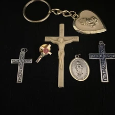 Lot Of Religious Jewelry And Other Items Cross Jesus Praying Hands Charms