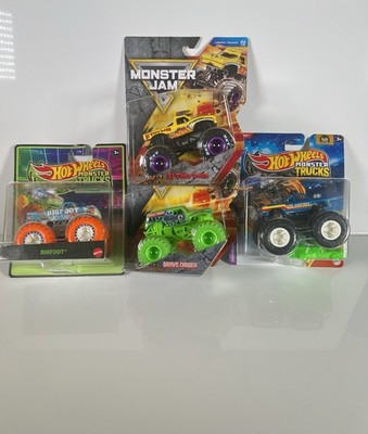 Monster Jam Grave Digger Legacy Trucks Series 43 1:64 Green Translucent New