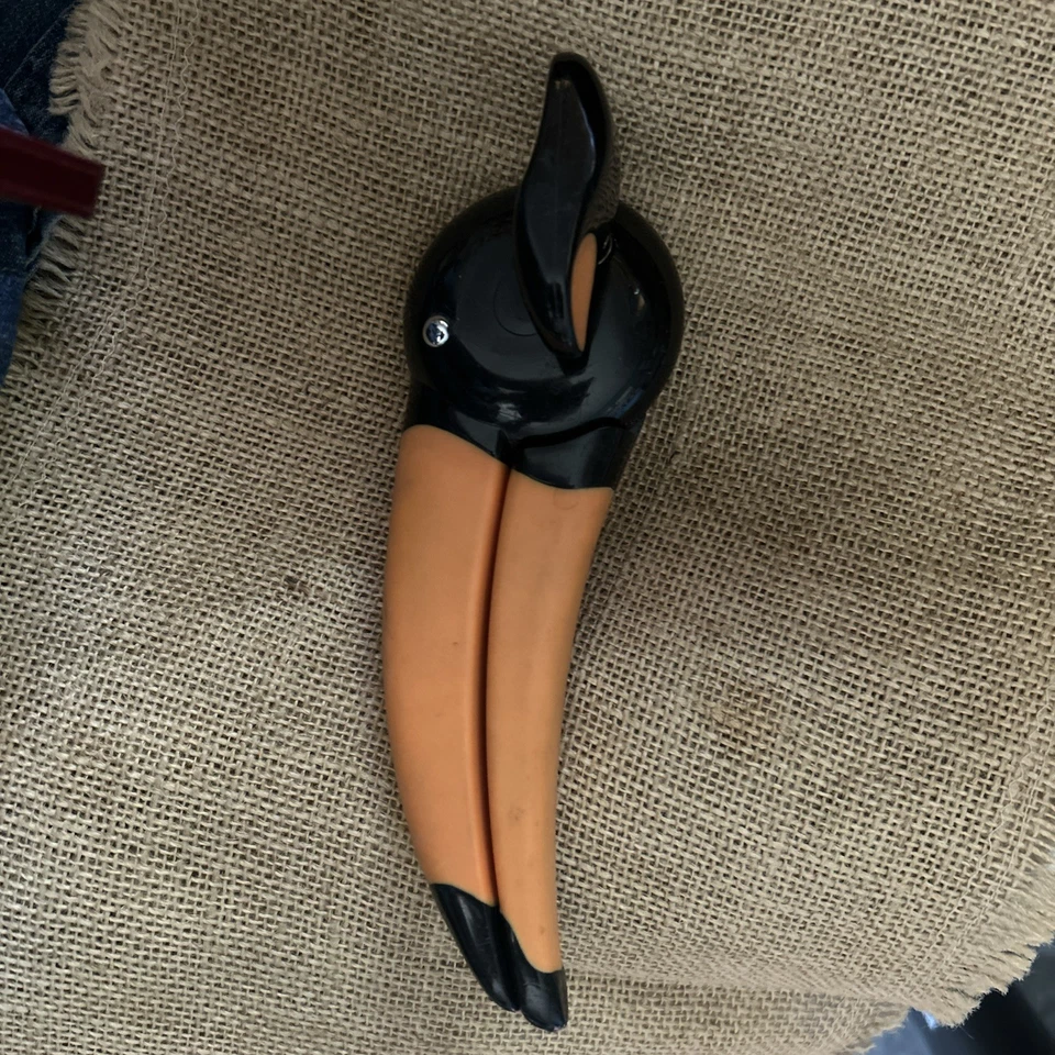 Abridor de latas de tucán Boston Warehouse colección Animal House naranja amarillo 2006 Foto 3 de 4