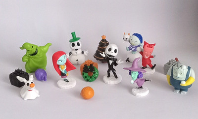 Disneys The Nightmare Before Christmas New 16 Piece Playset Plus 5 Stickers