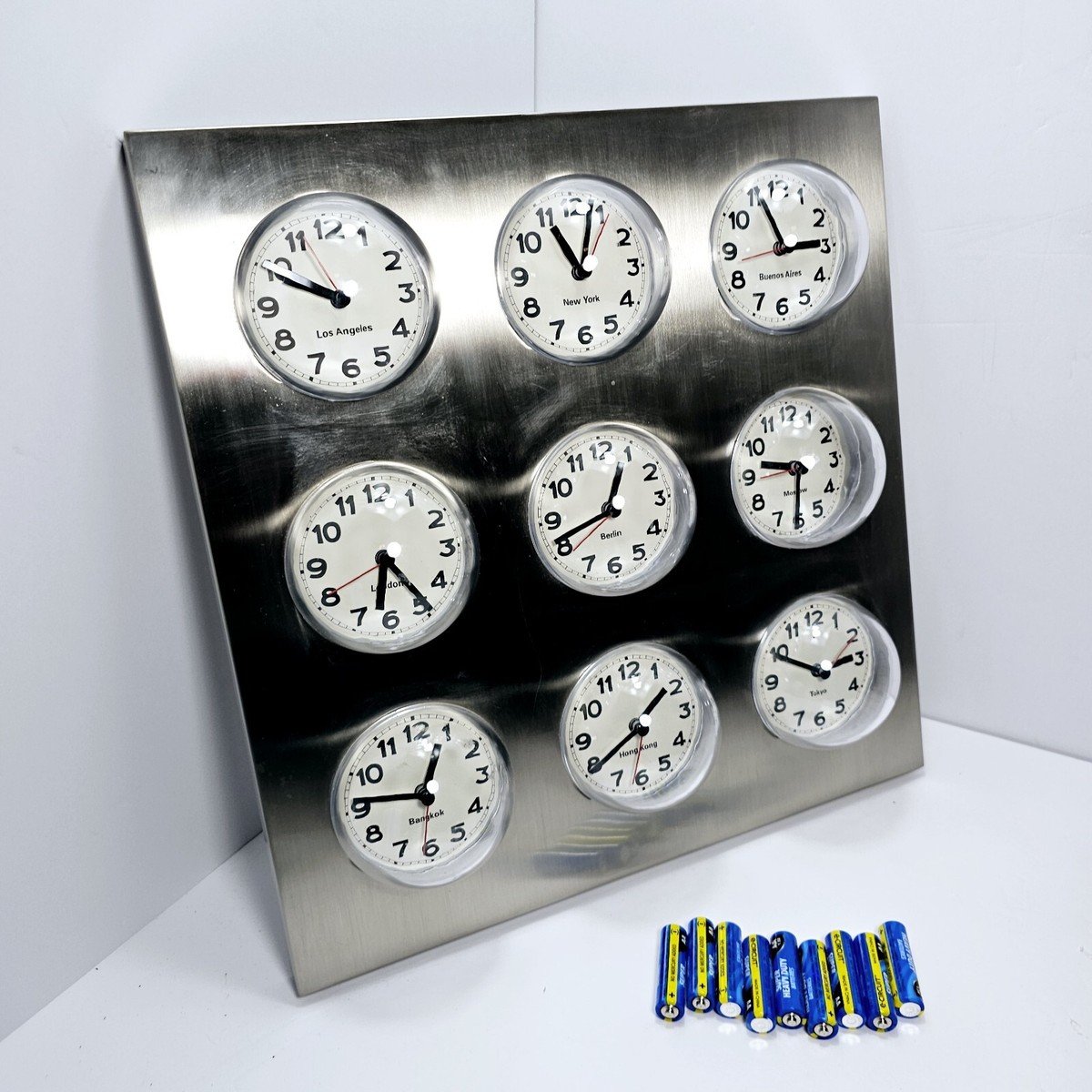 Vintage Stainless Steel KarIsson World Time Zone 9 Analogue Bubble