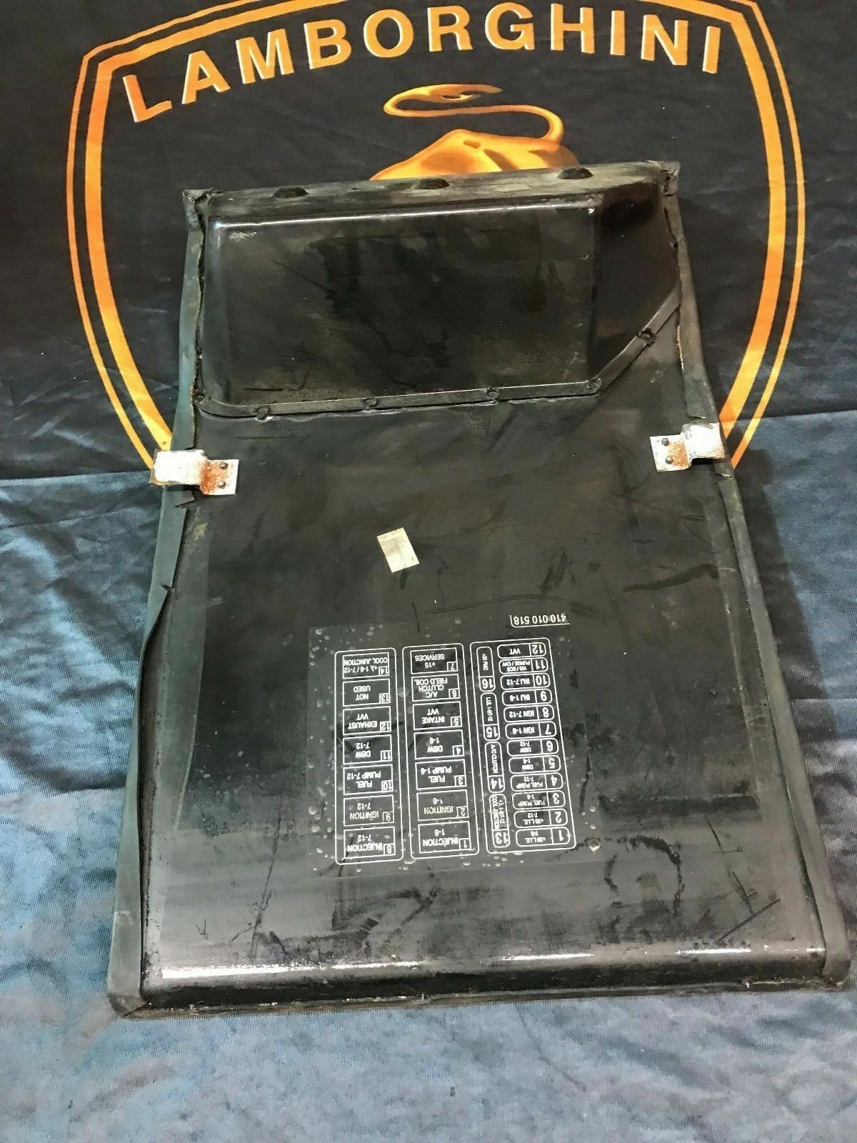 LAMBORGHINI MURCIELAGO LP640 REAR LEFT SEAT BOX LOWER LID COVER OEM 418861461