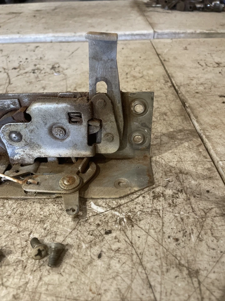 1960–64 Studebaker Champ 右乘客门闩组件 原始设备制造商 T-cab — 第 3/4 张图片