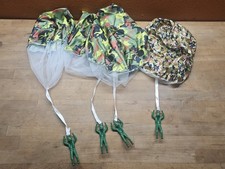  4 Green Army Men With Working PARACHUTES