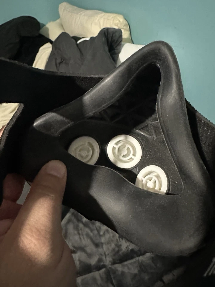 Training Mask 2.0 Elevation Training Mask, Medium - BlackWhite, with case - Image 4 of 4