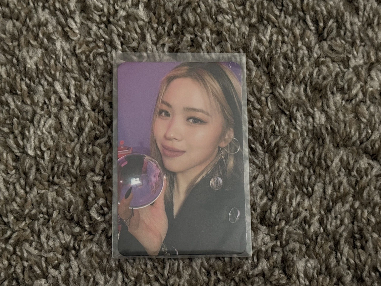 Ryujin – GUESS WHO core album photocard photocard