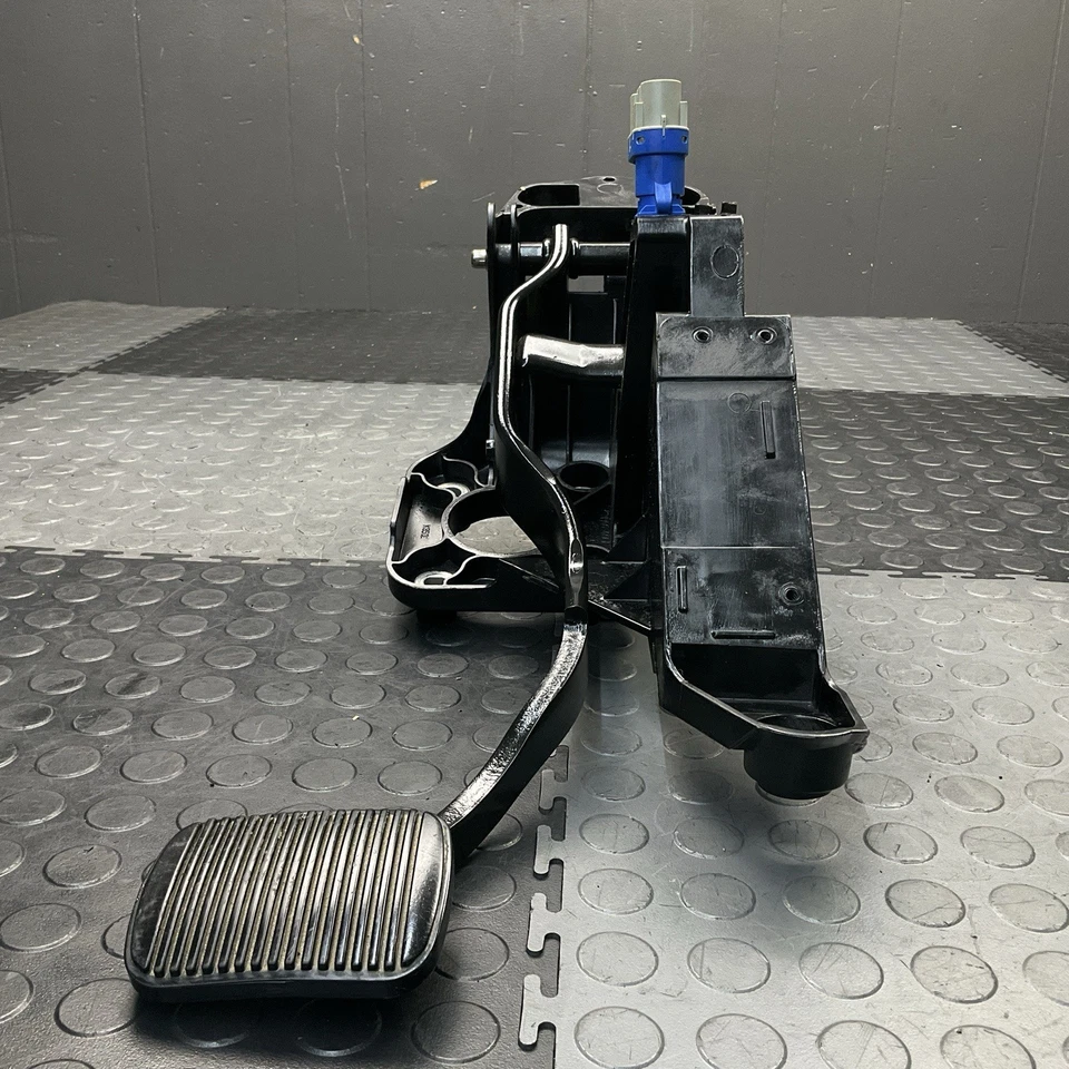 Conjunto de pedal de freio Ford Flex 2013-2018 com suporte de montagem fabricante de equipamento original - Imagem 2 de 4