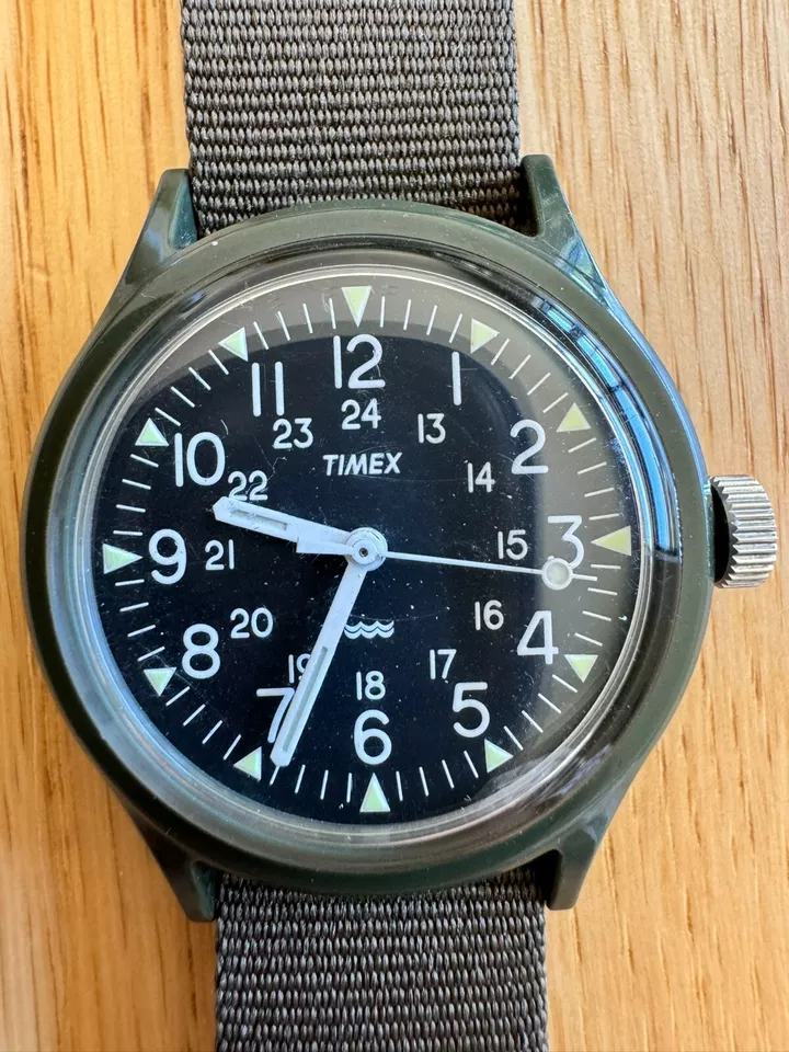 Herrenuhr Timex Weekender TW2P88400 Schwarz Khaki Nylonband Vietnamesisch Camper - Bild 2 von 4
