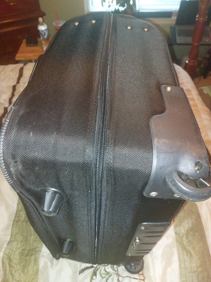 luggage - Image 4 of 4