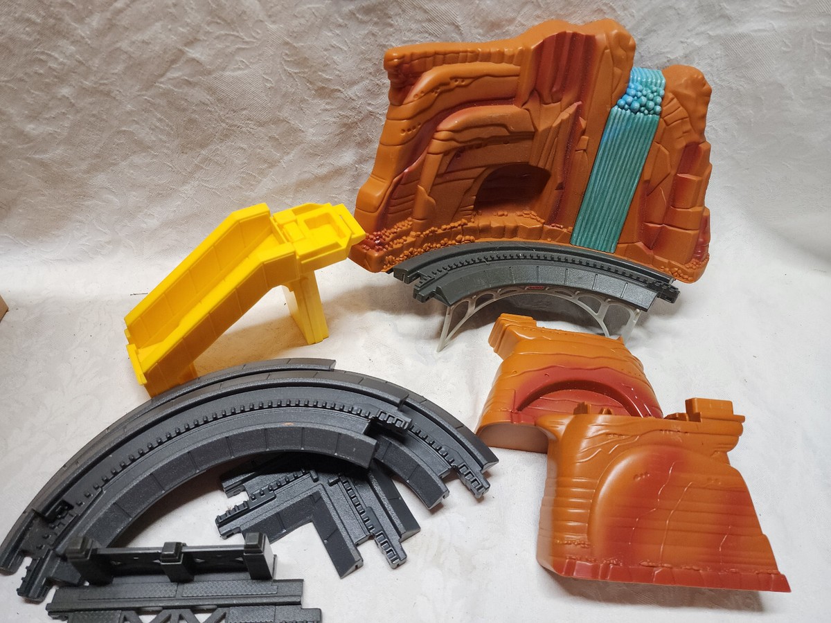 GeoTrax Disney Pixar Cars Sheriff's Lookout Mountain Fisher Price