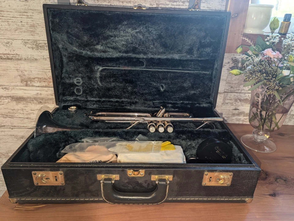 YAMAHA TRUMPET YTR6340ST “MADE IN JAPAN” C 1984-97,EXCELLENT - Image 3 of 4