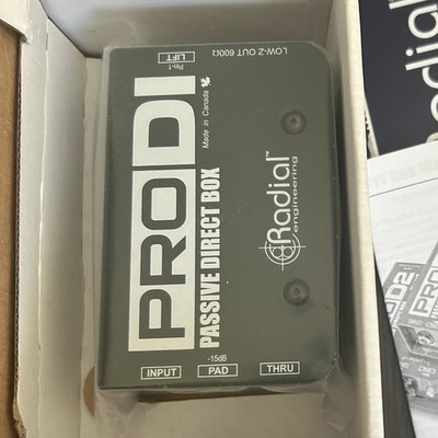 Radial Engineering ProDI Passive DI Box R800 1100 00 XLR Out 1/4'' TS Green