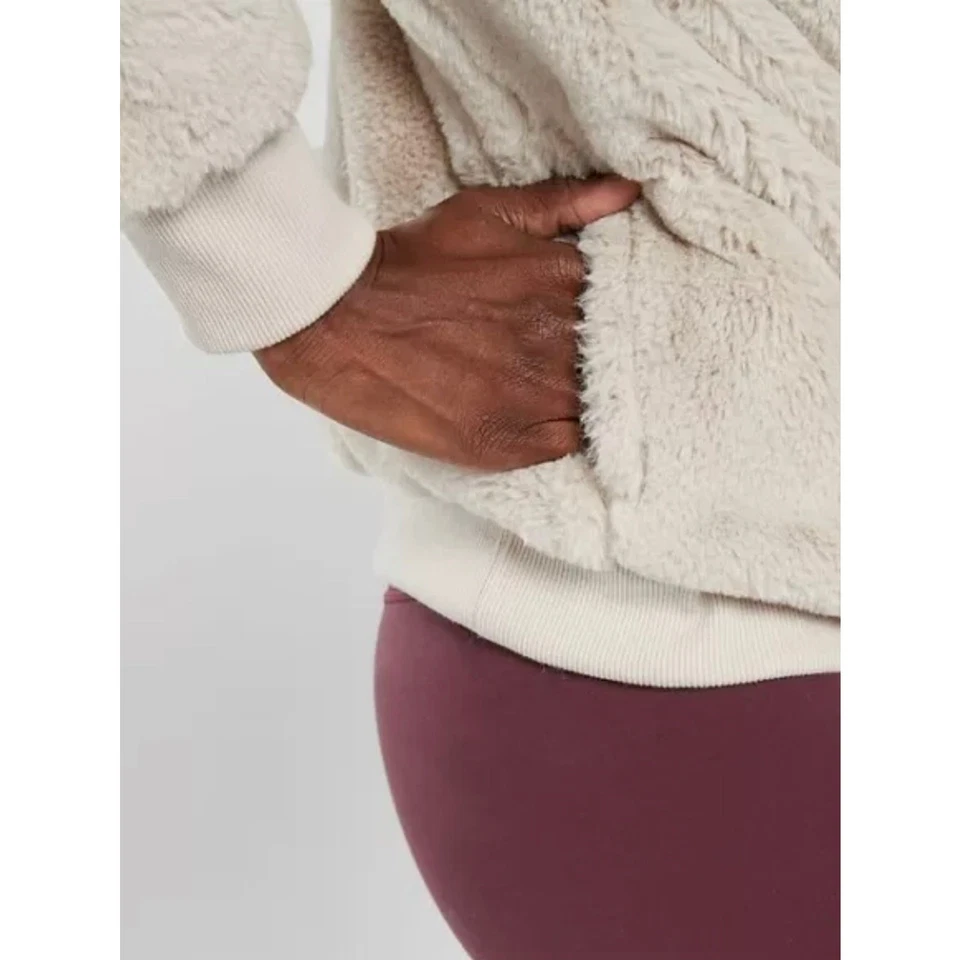 Chaqueta Ritual ATHLETA Marfil ¡Nueva! Mediano Foto 4 de 4